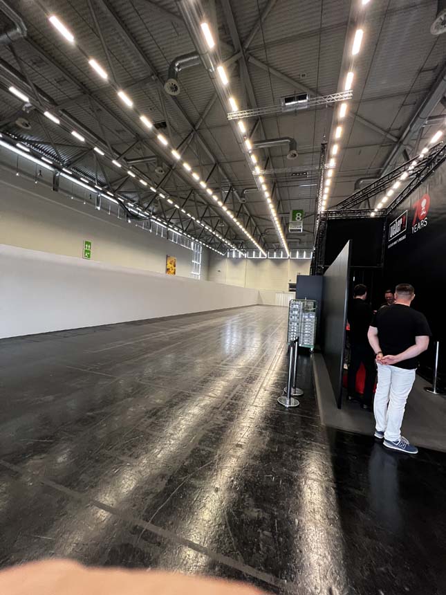 Tous les halls n'étaient pas pleins...  