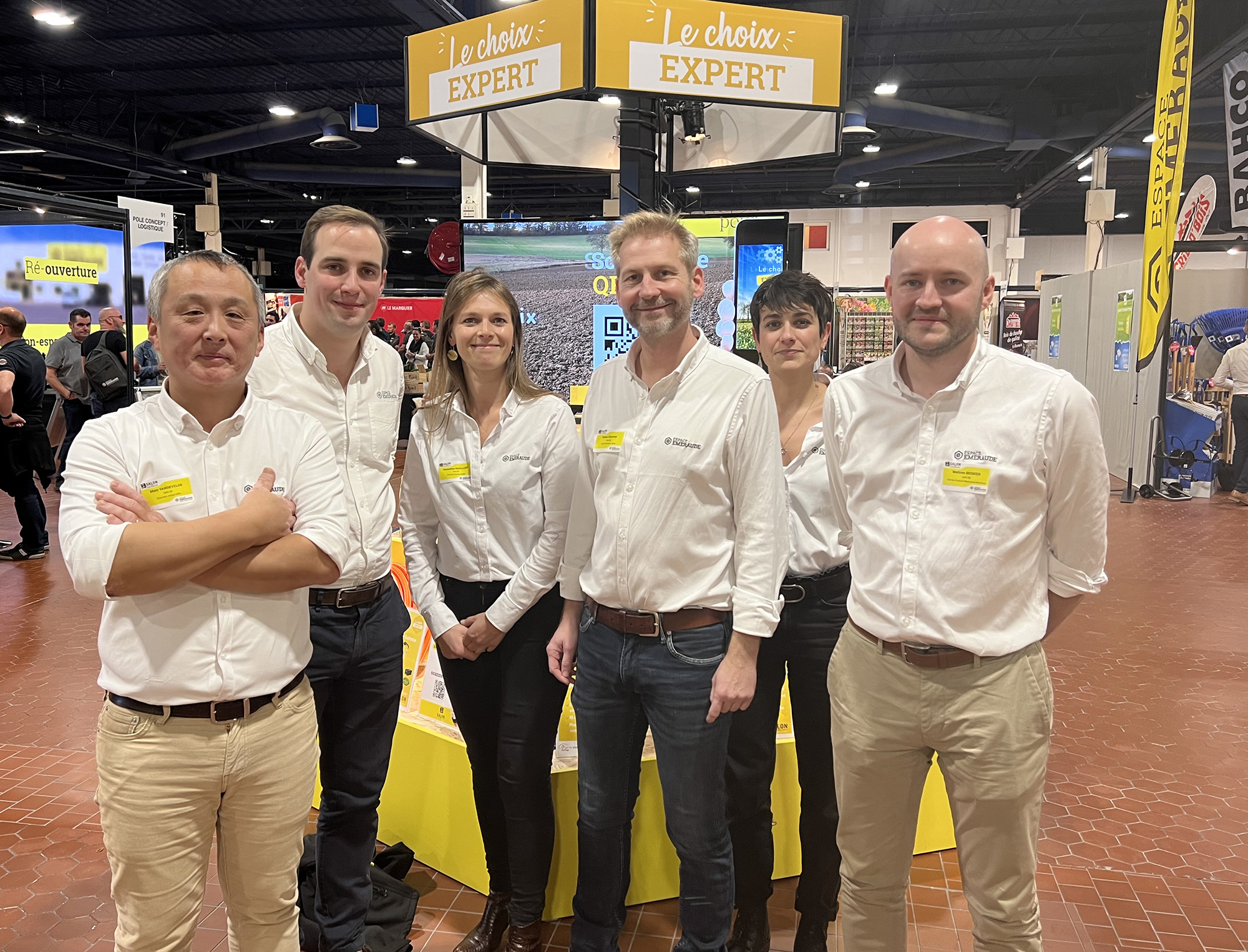 Marc Vandevelde (à gauche), directeur des achats Espace Emeraude avec une partie son équipe