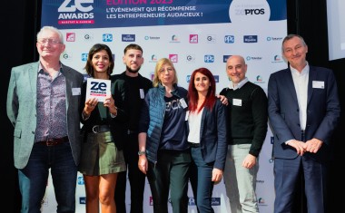 Le magasin Leroy Merlin Grand Parilly décroche le ZeAward Initiative Merchandising 2023. En présence de Pascal Tisseyre, Président de PPG (à droite)