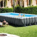 Piscine Ultra XTR fournie avec ses accessoires. Modèle rond en 4 formats, modèle rectangulaire.